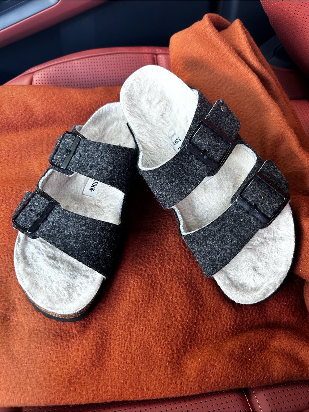 Birkenstock Wool Arizona Slide Sandals in Charcoal Gray size 6(37)